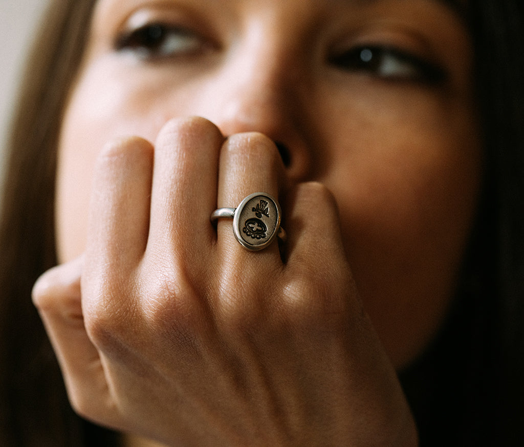 signet ring signs