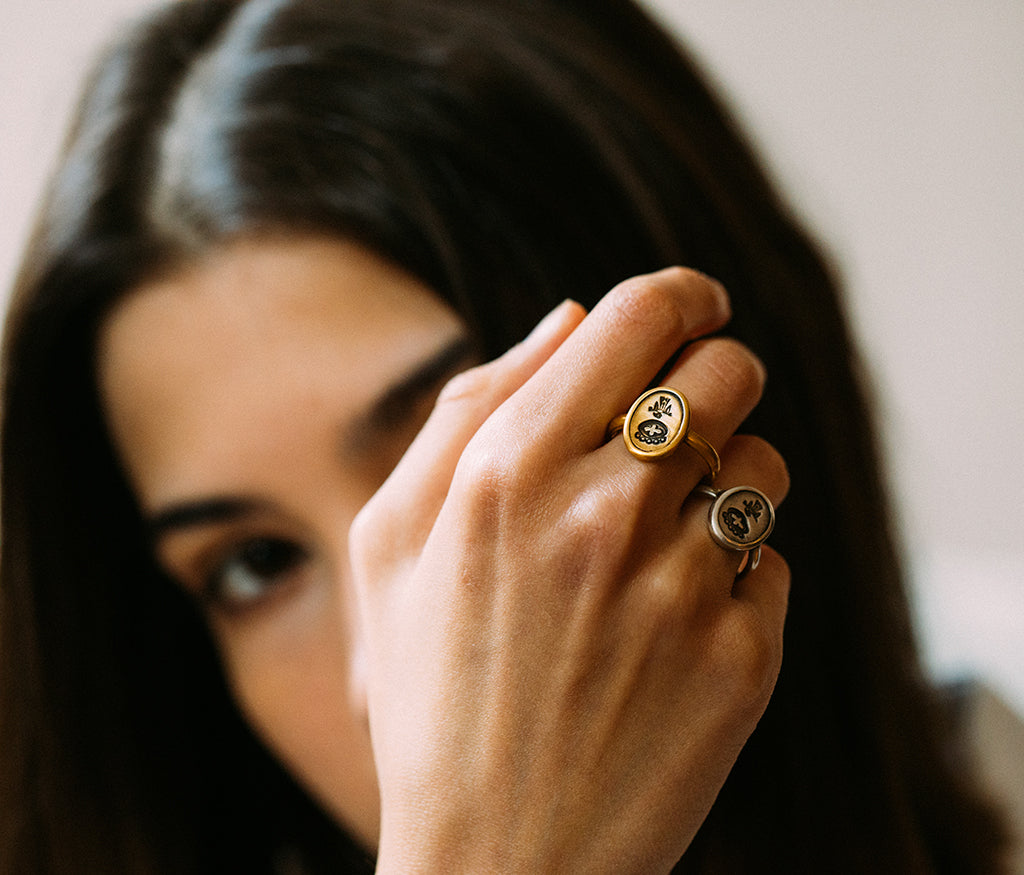 signet ring signs