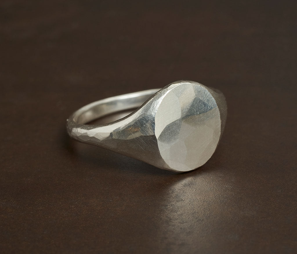 signet ring classic hammered