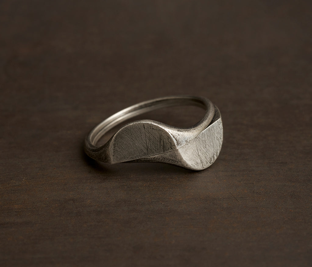 signet ring unity