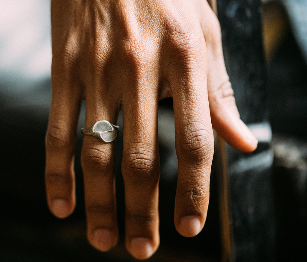 signet ring unity
