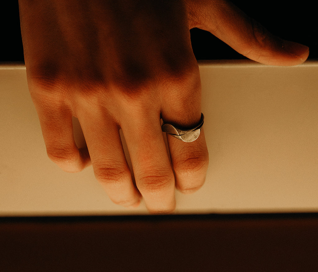 signet ring unity