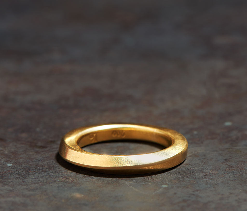 twisted ring gold