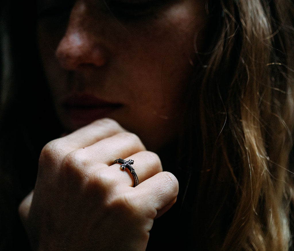 ring symbol cross