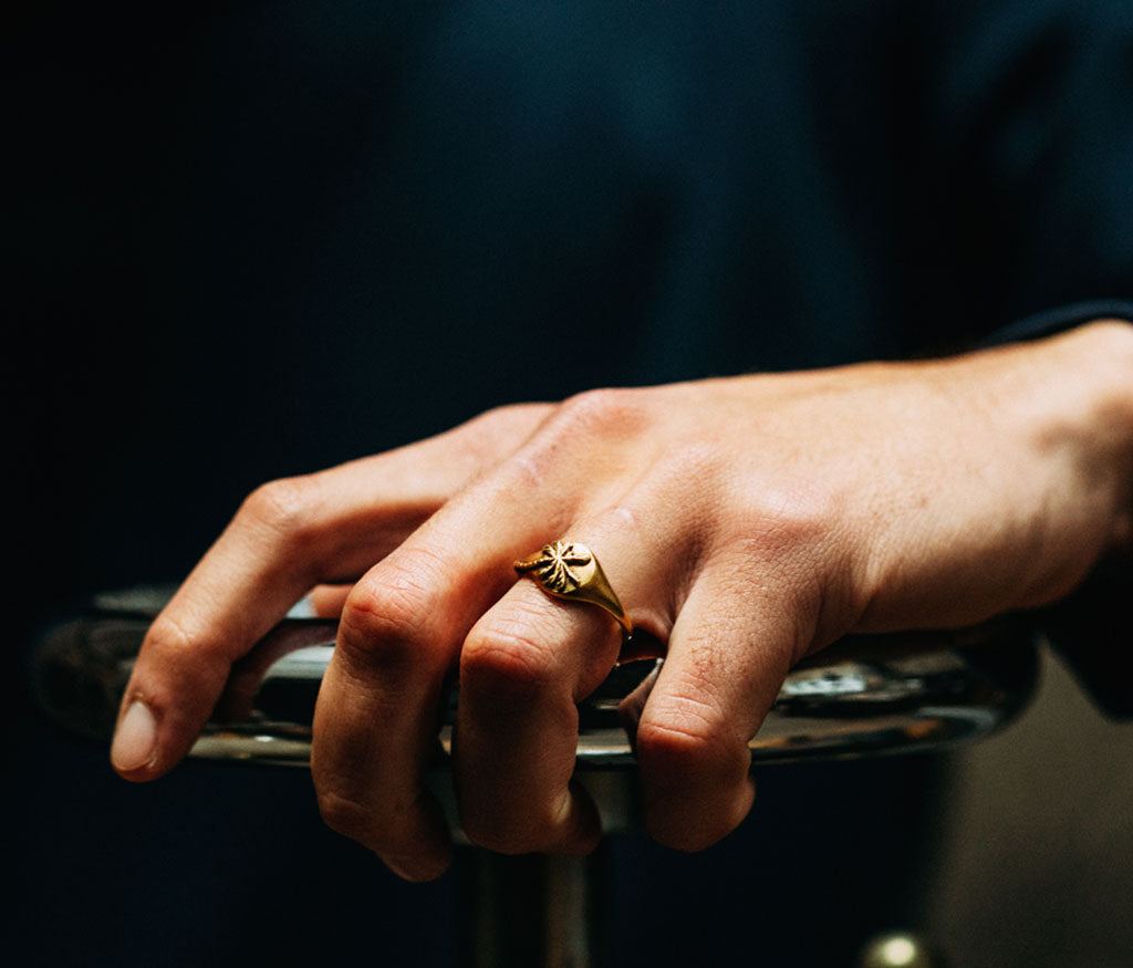 ring symbol palm gold
