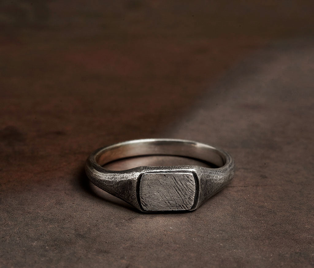 ring symbol signet