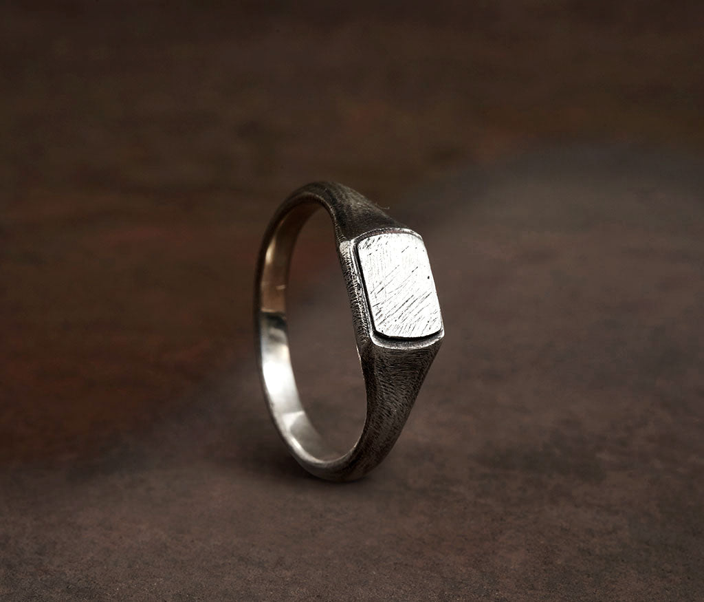 ring symbol signet