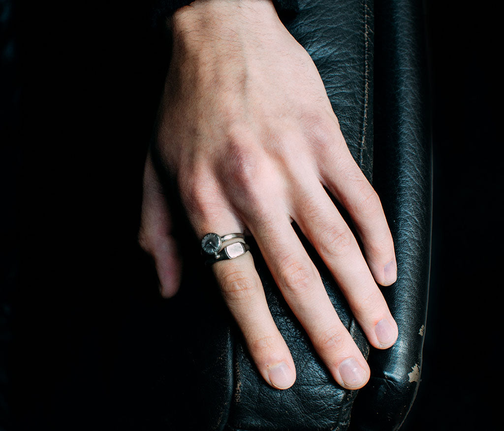 ring symbol signet