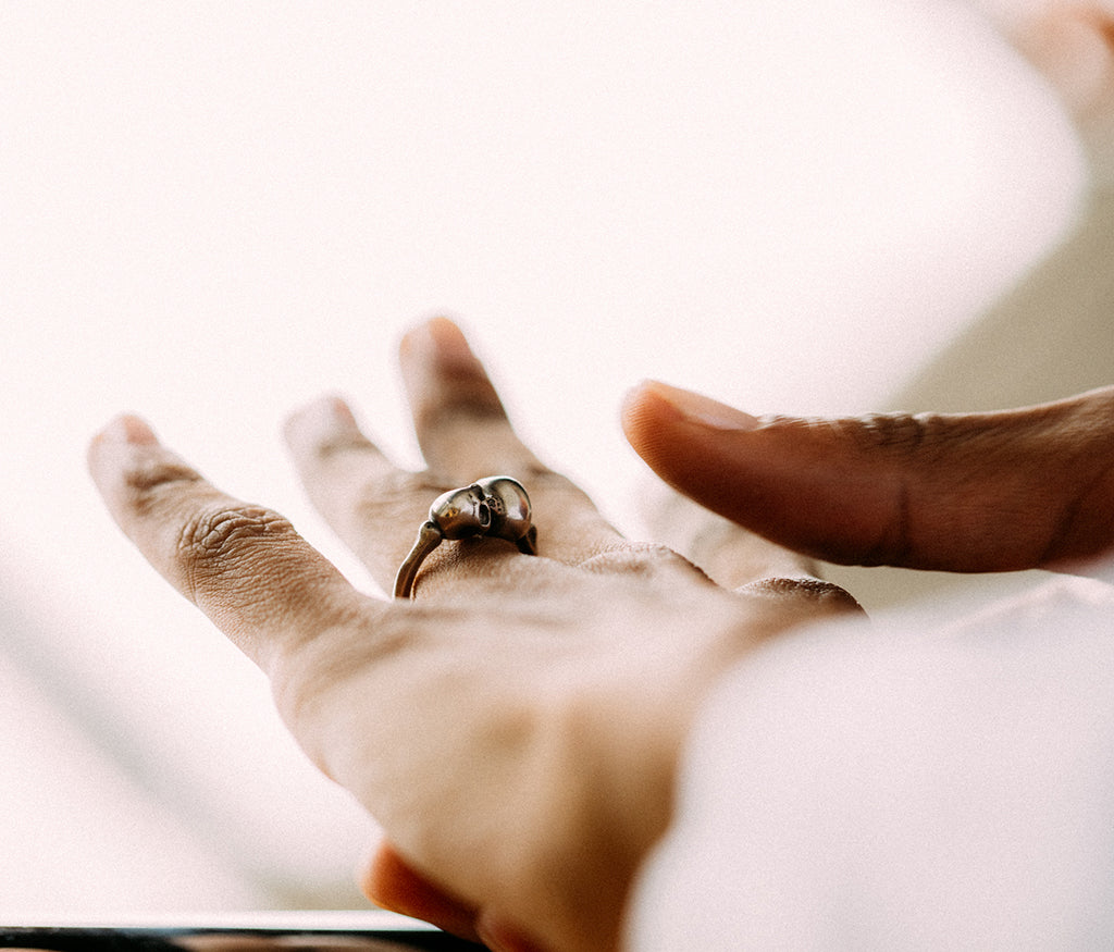 ring two skulls