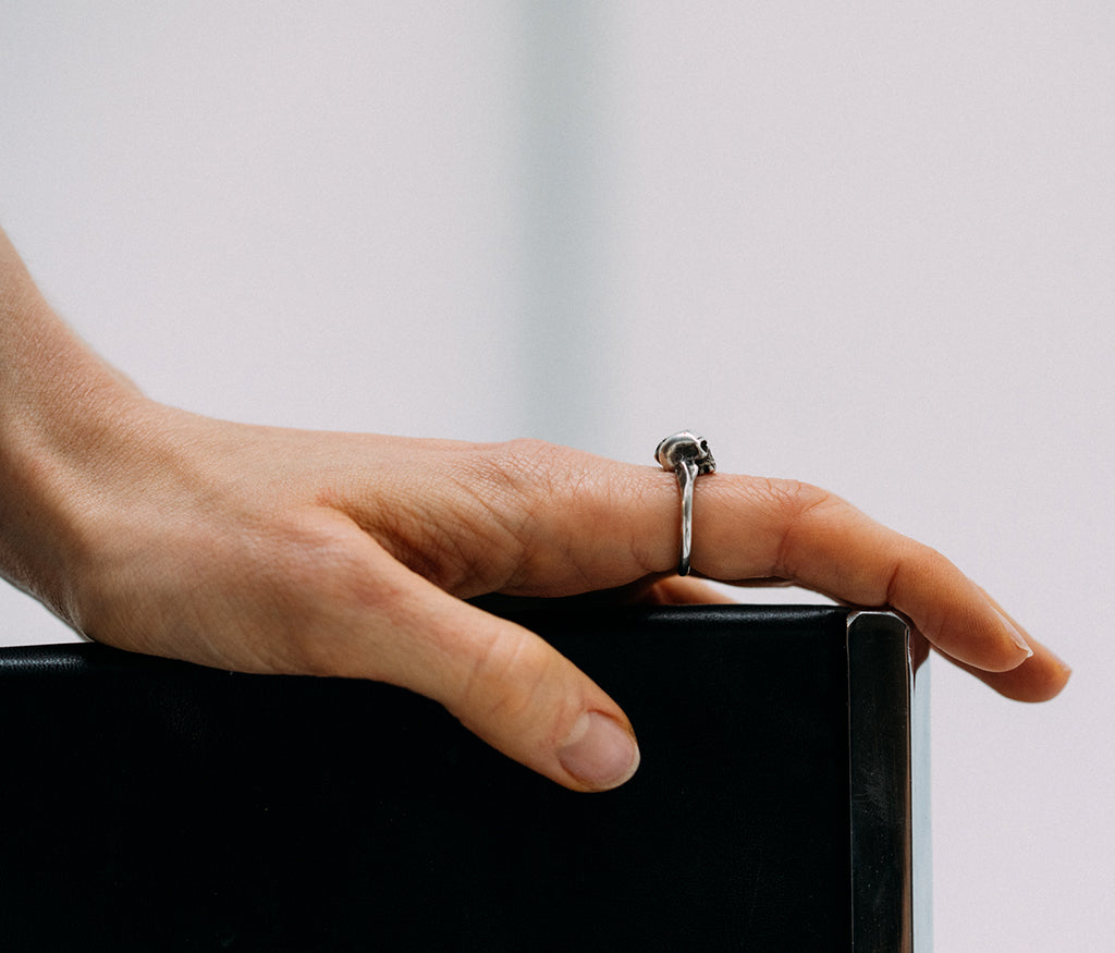 ring two skulls