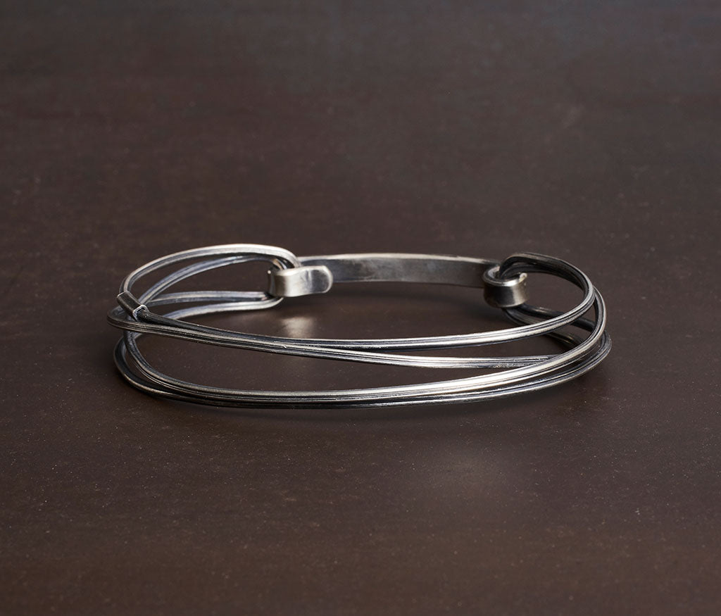 bracelet track