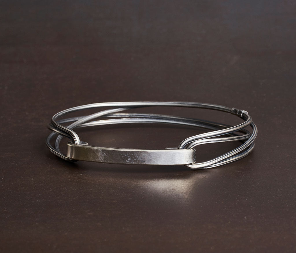 bracelet track