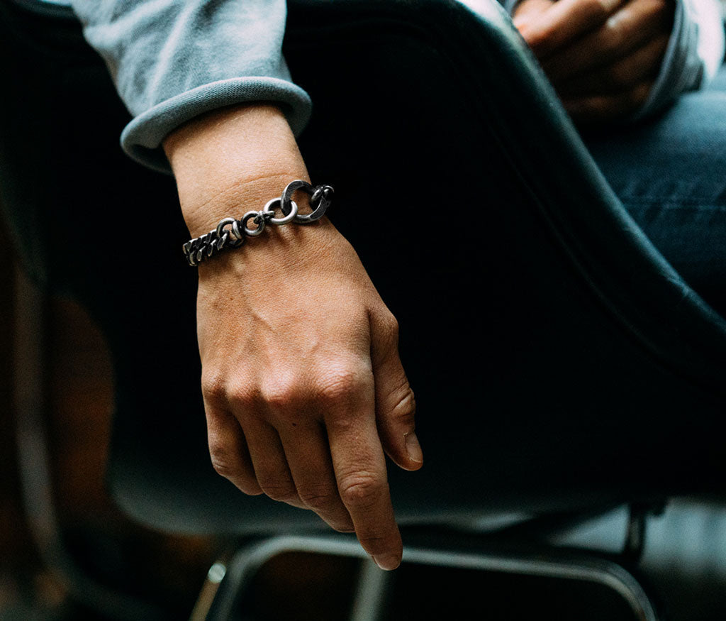 bracelet revolving link