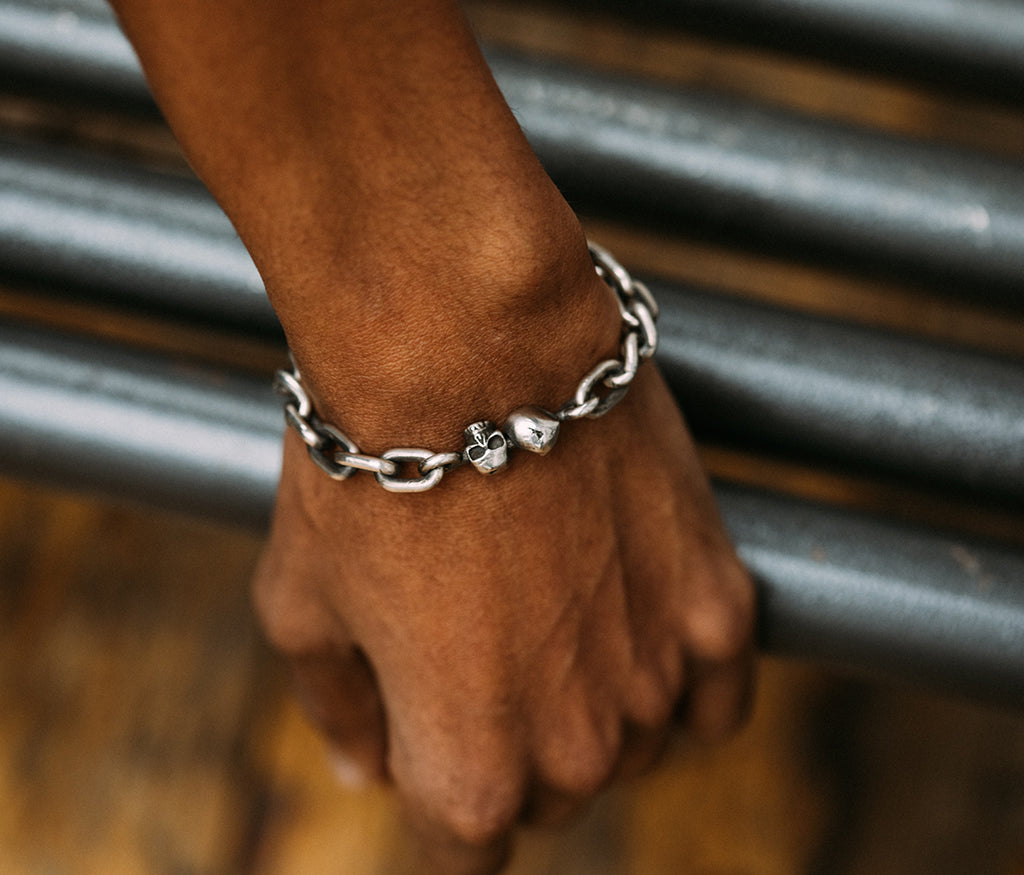 bracelet two skulls