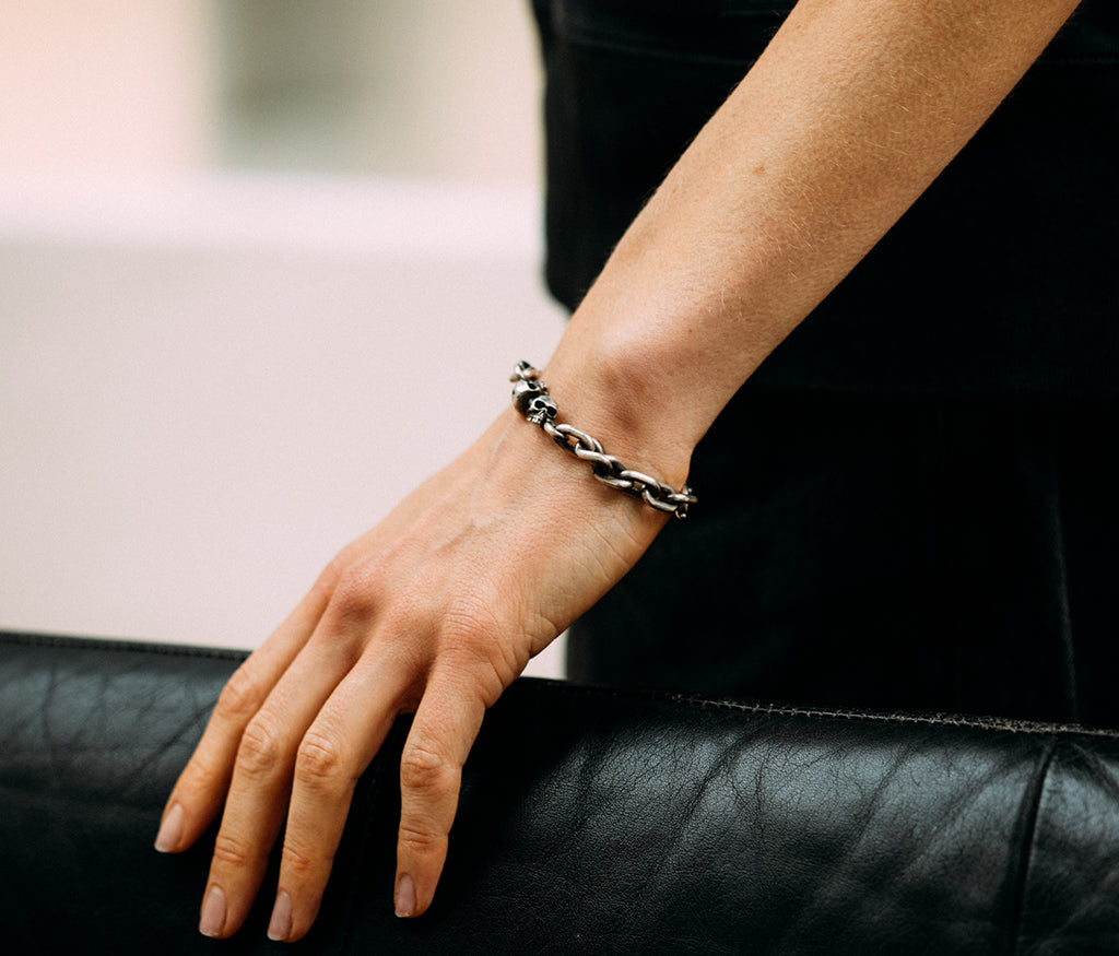 bracelet two skulls