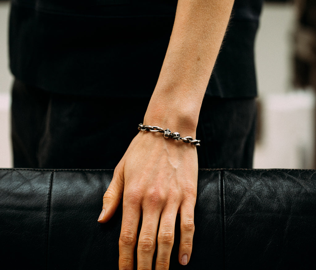bracelet two skulls