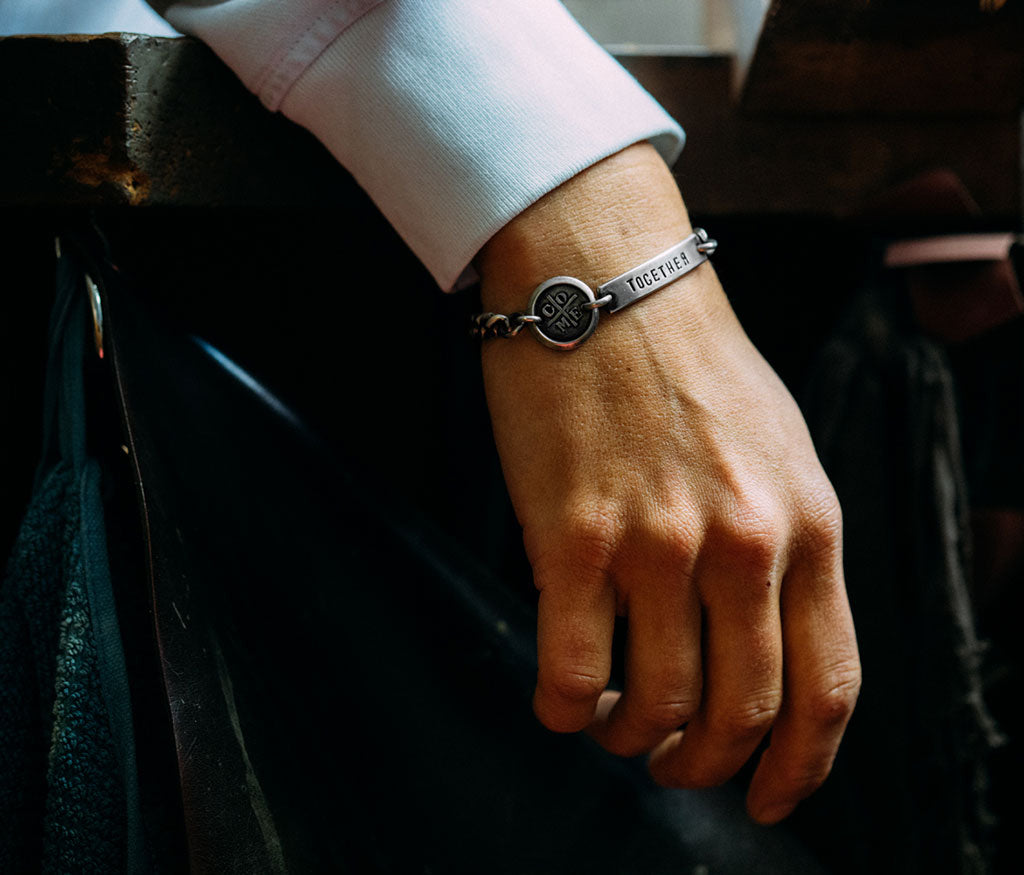 bracelet come together