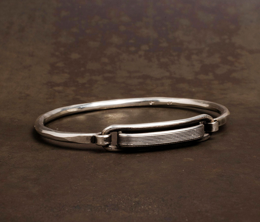 bracelet closure lines