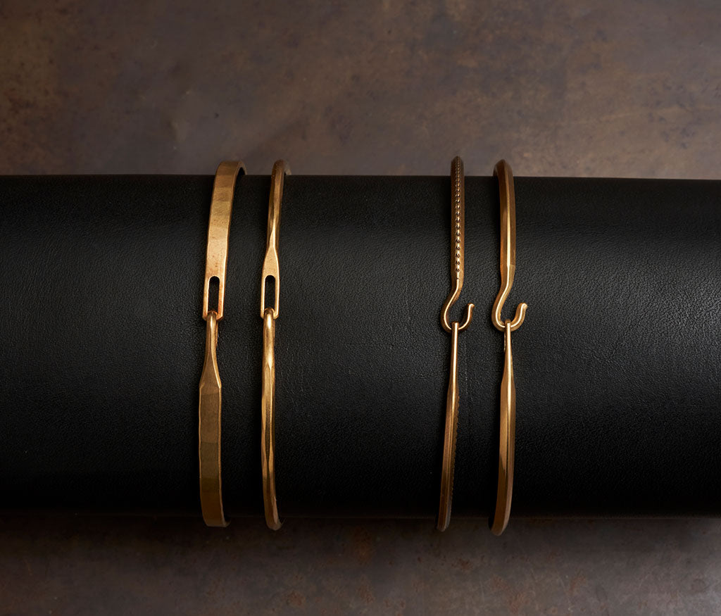 bangle side hook twisted gold