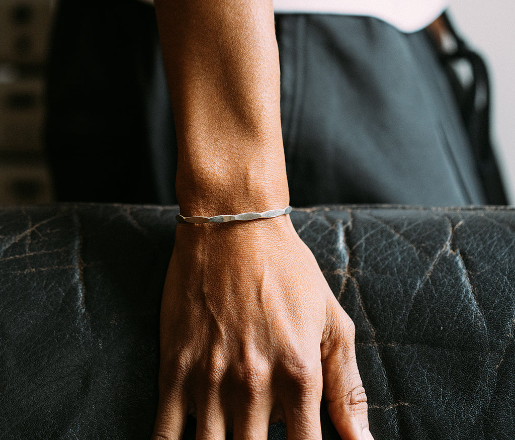 bangle hook facets