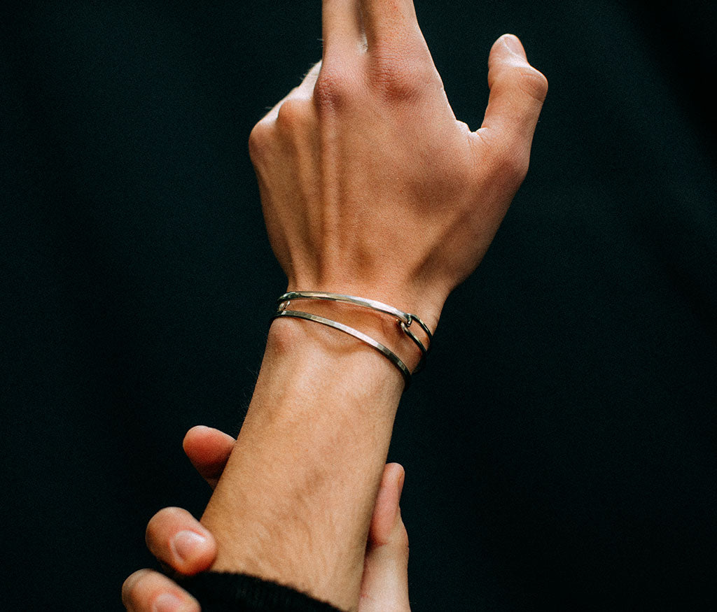 bangle hook stripe