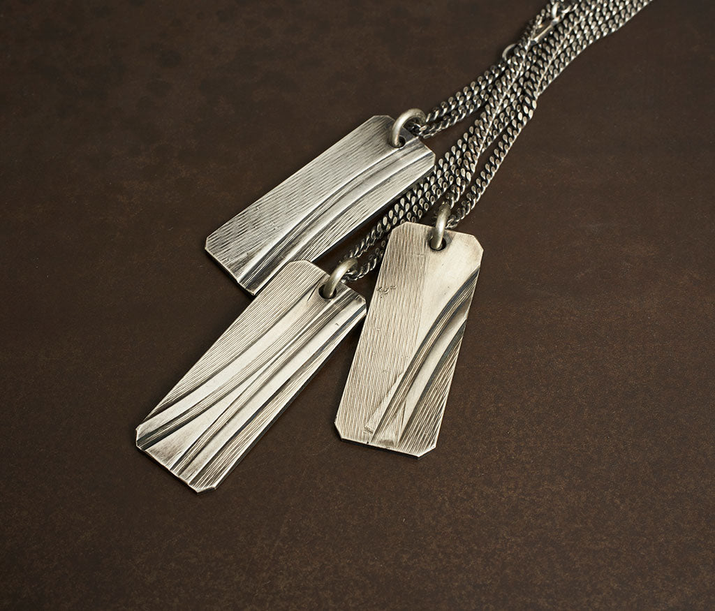 necklace traces