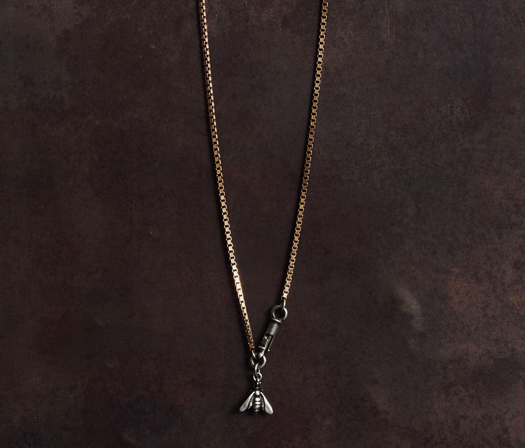 necklace symbol bee silvergold