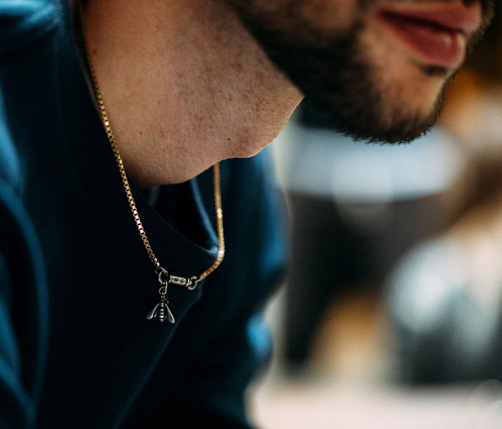 necklace symbol bee silvergold