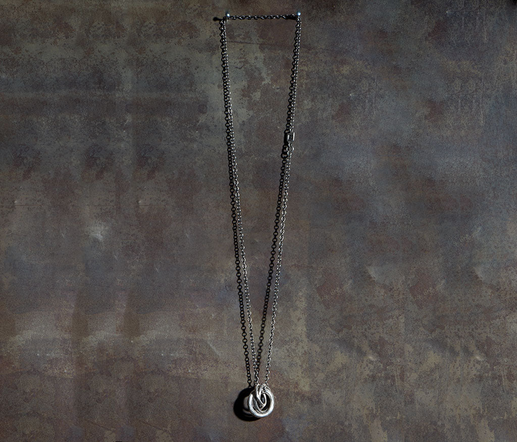 necklace four rings