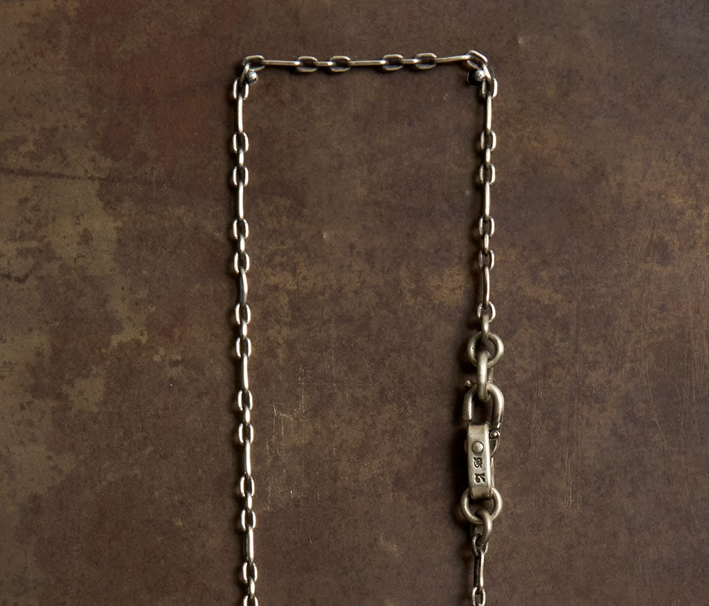 necklace squeezed