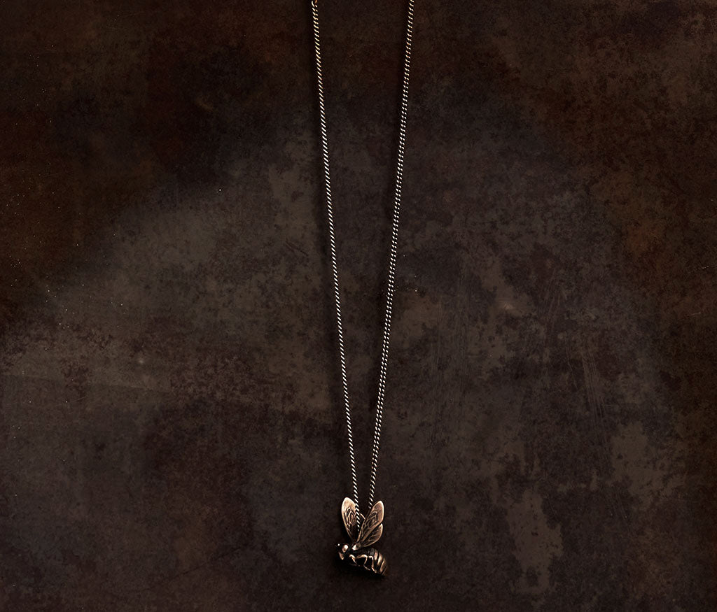 fine chain bee gold