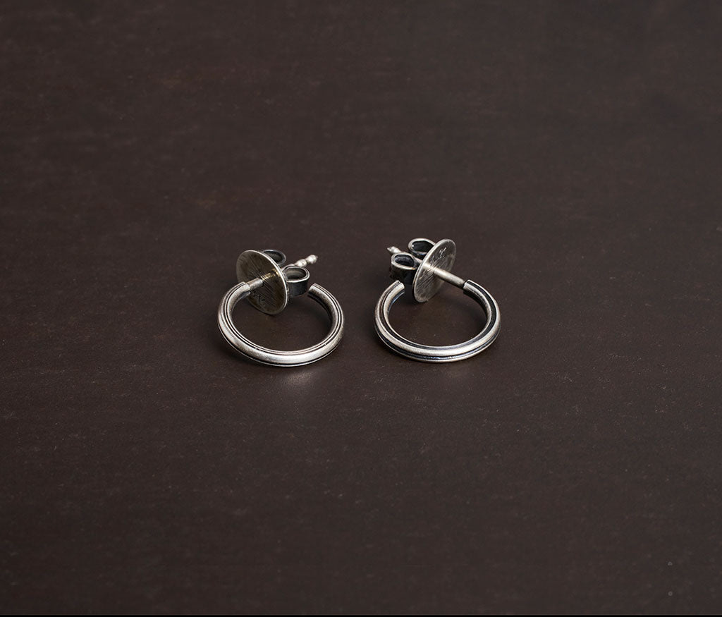 hoop studs fine track