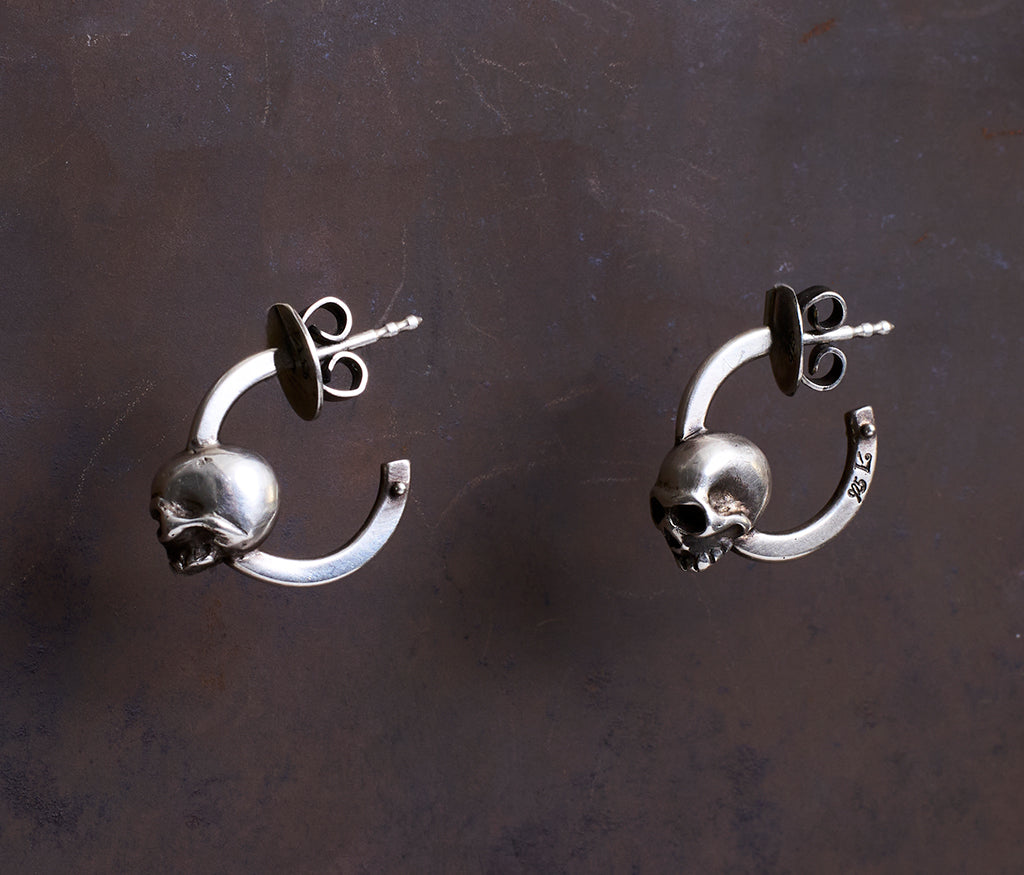 hoop studs skull