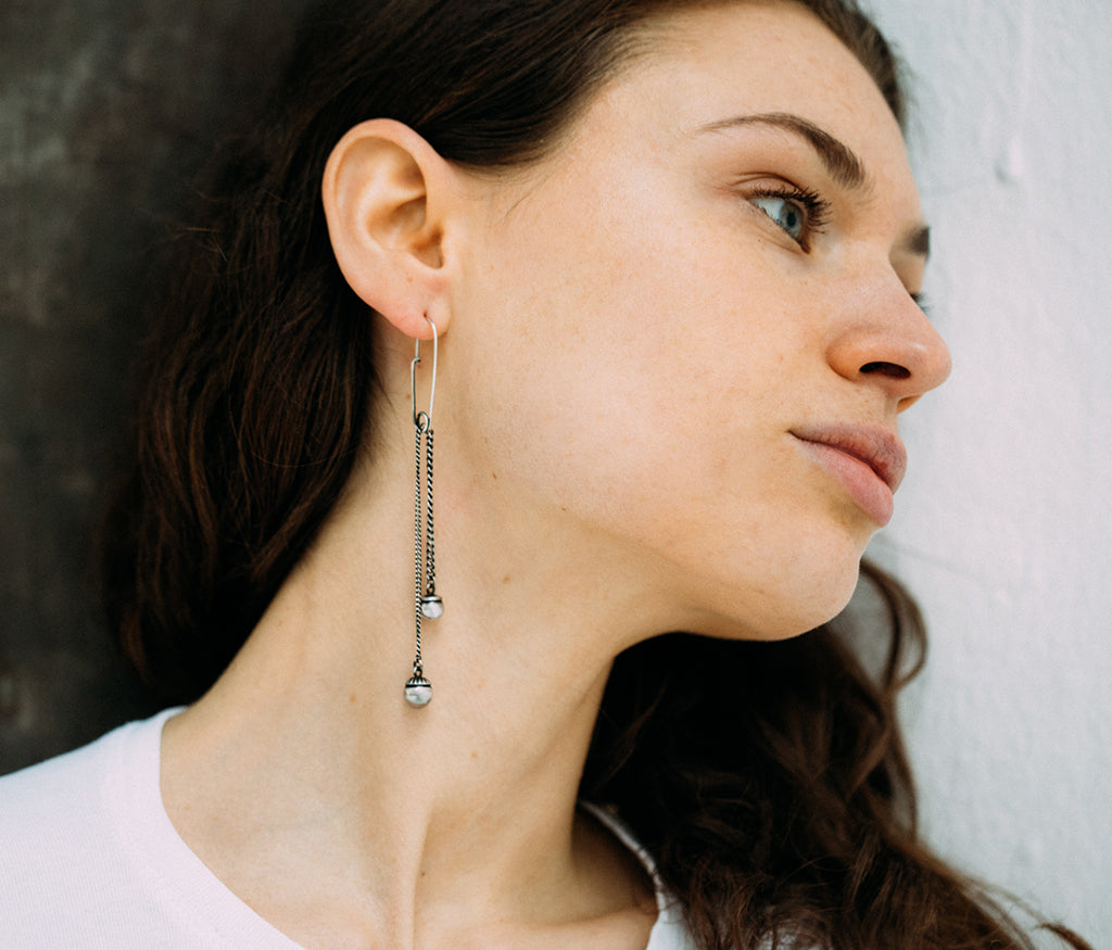 earrings sliding pearls