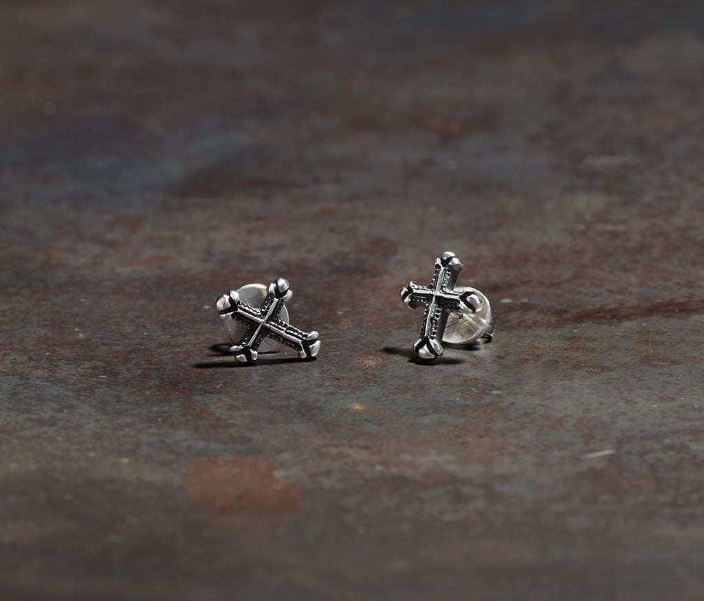 studs cross