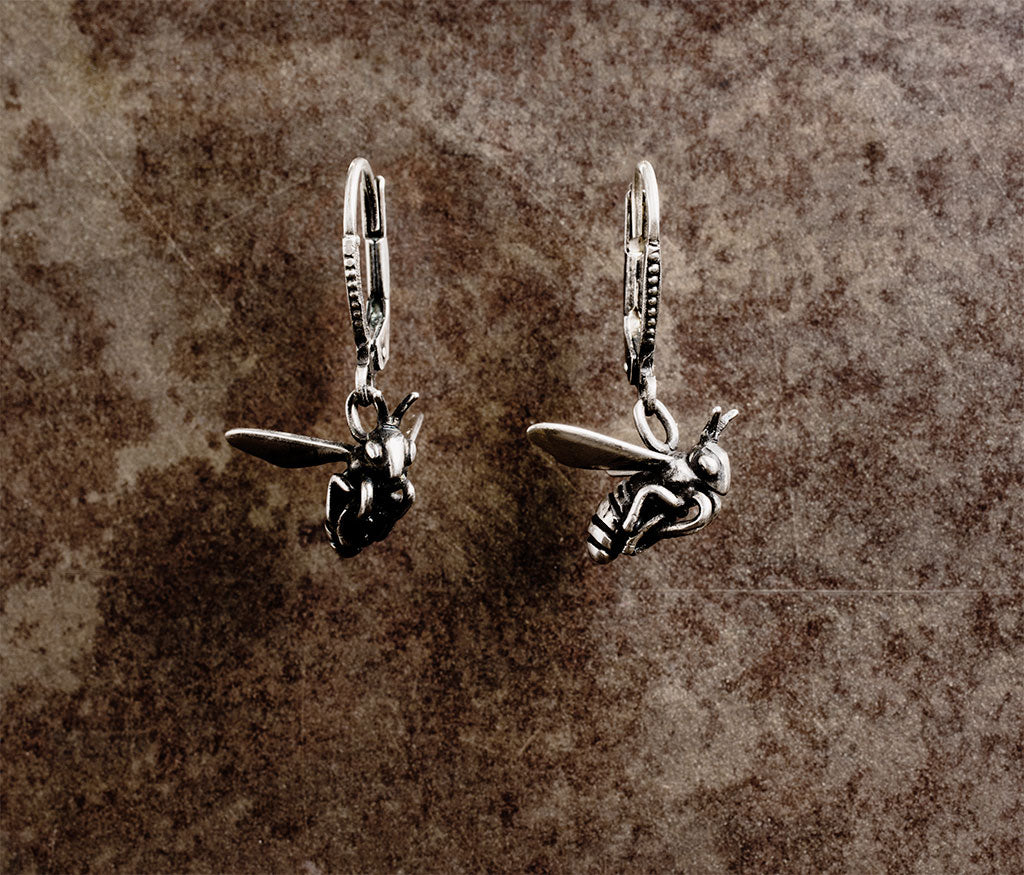 earrings bee