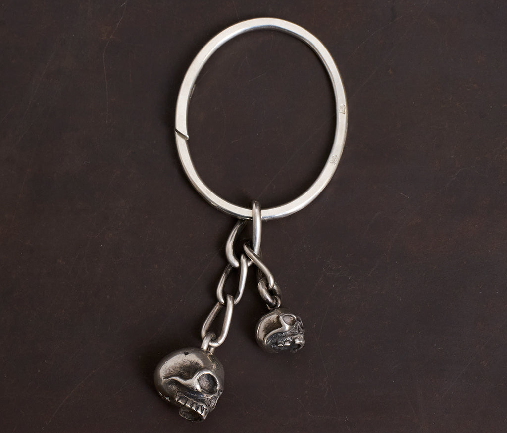 key ring two skulls