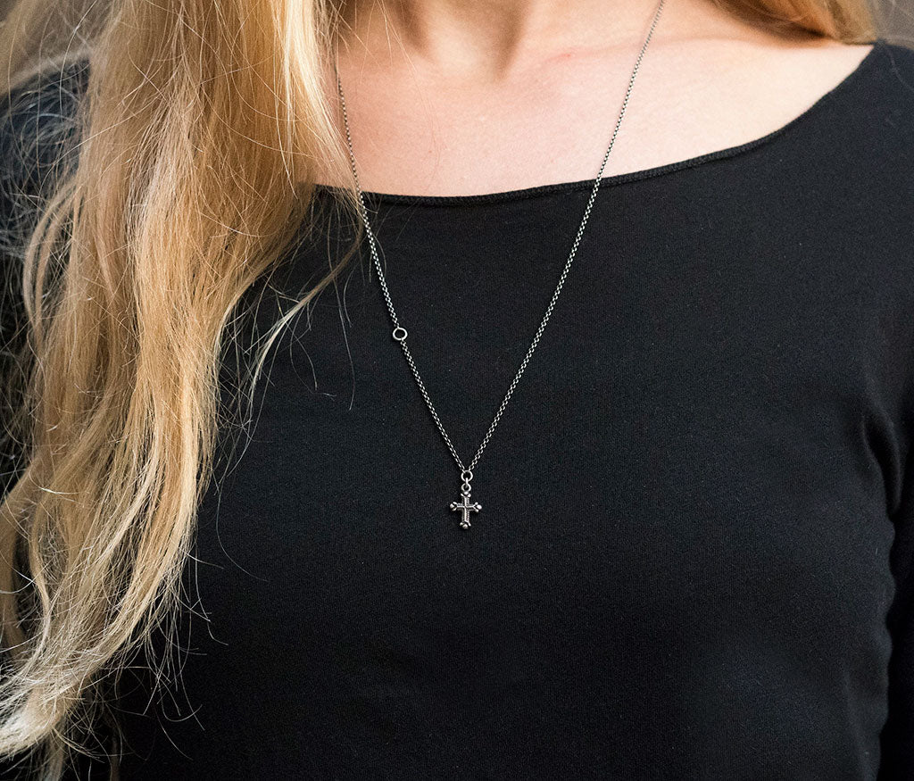 chain mini cross