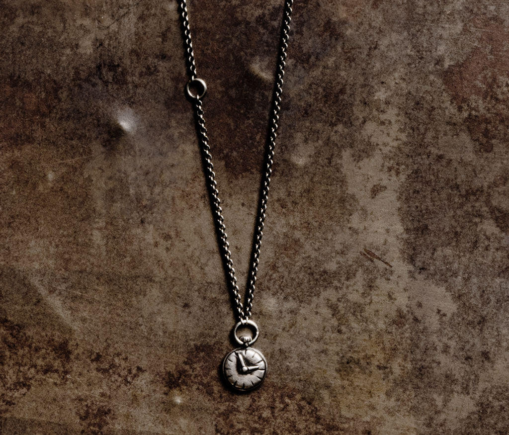 chain mini clock