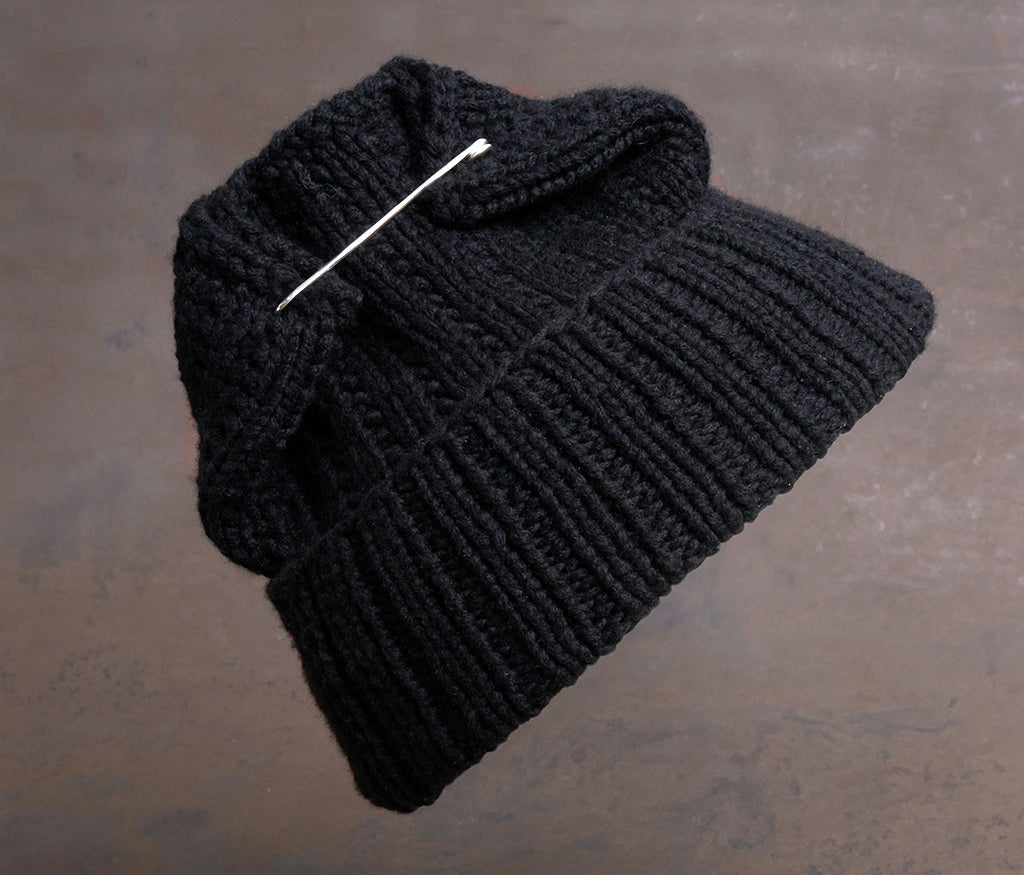 cap tube line - safety pin black