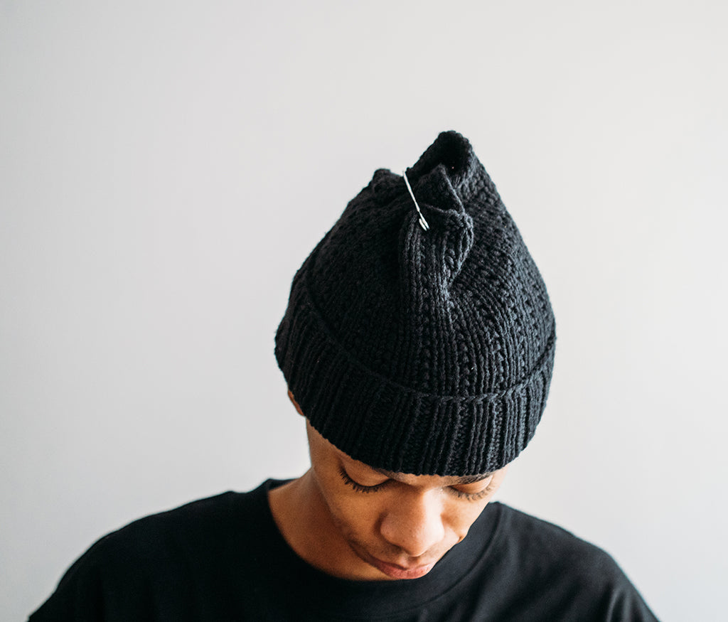 cap tube line - safety pin black