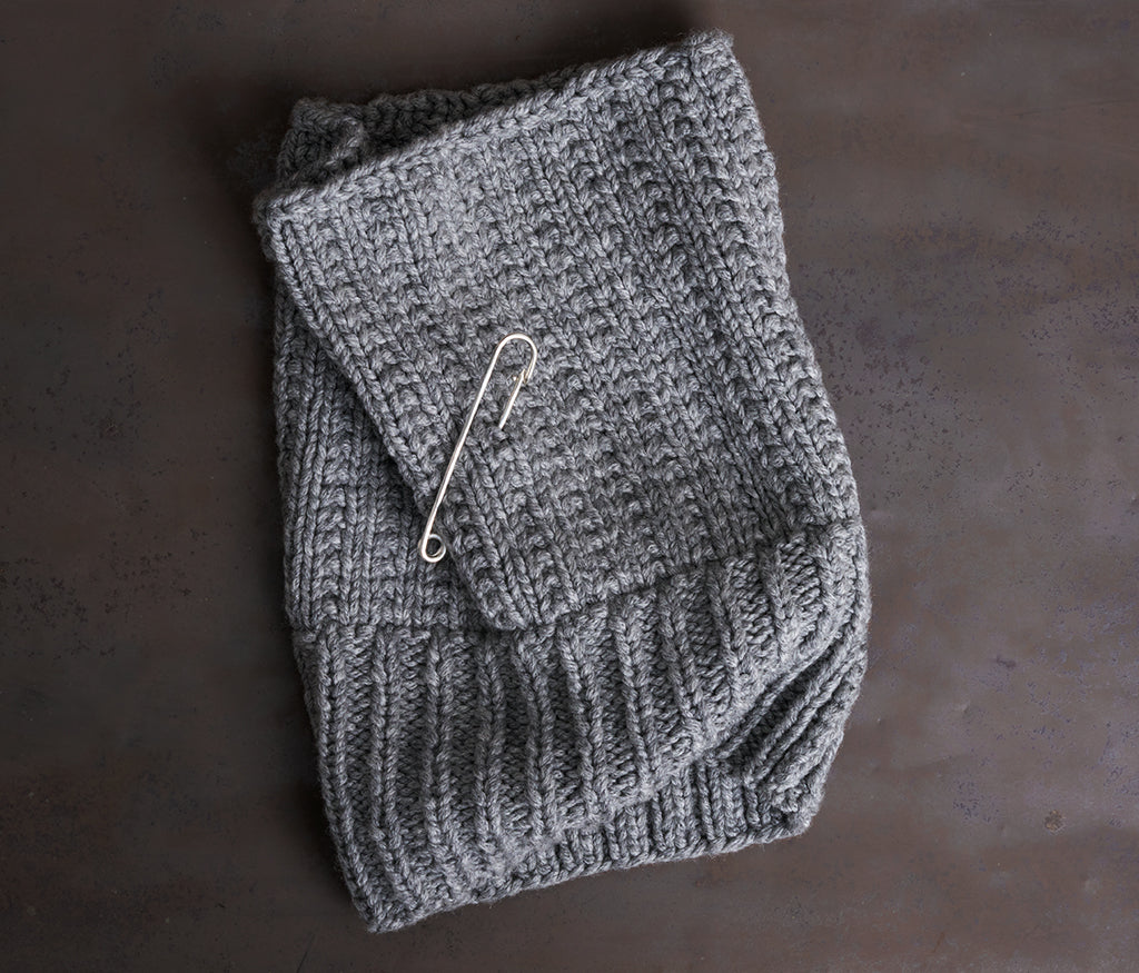 cap tube line - safety pin pebble