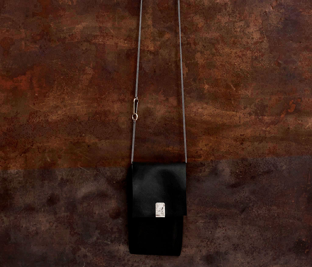 phone purse tool traces