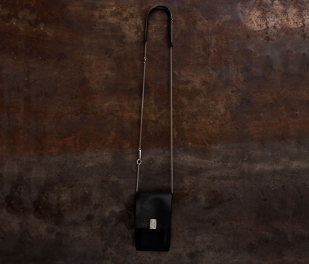 phone purse tool traces