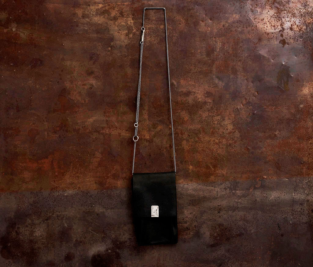 phone purse tool traces