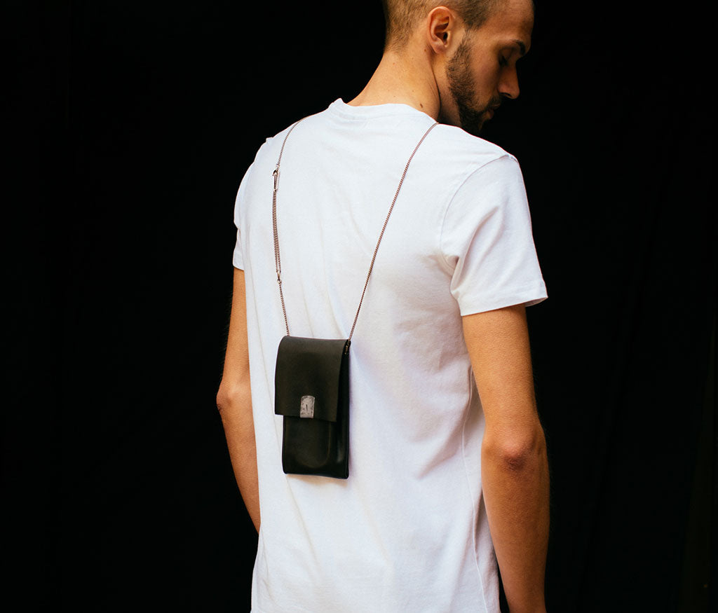 phone purse tool traces