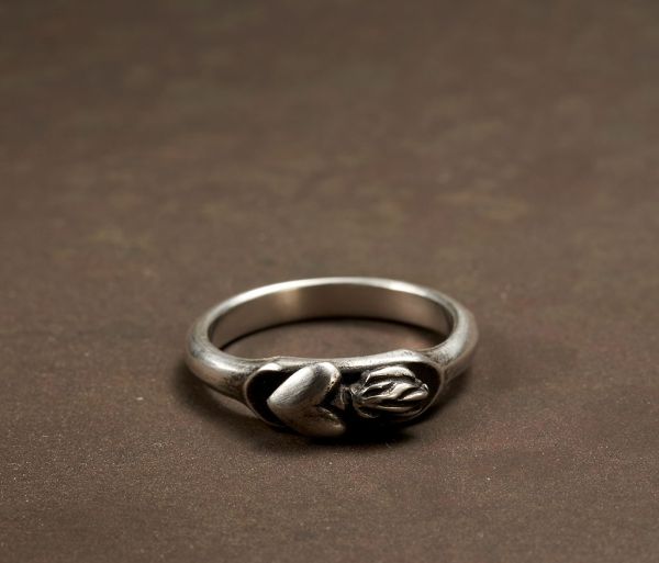 ring symbol heart