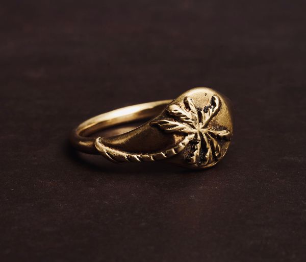ring symbol palm gold