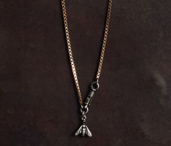 necklace symbol bee silvergold