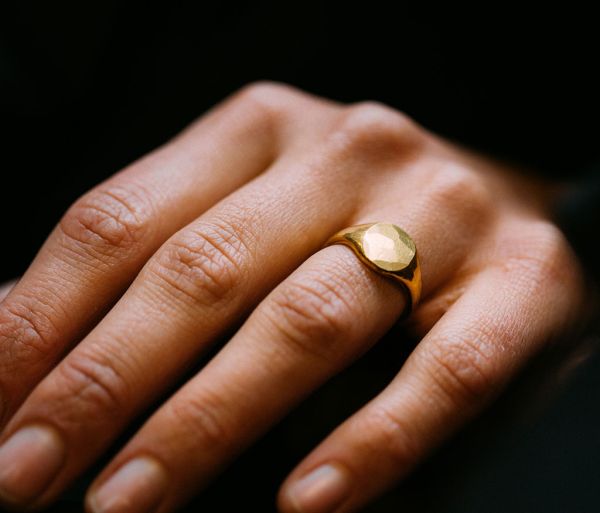 signet ring classic hammered gold